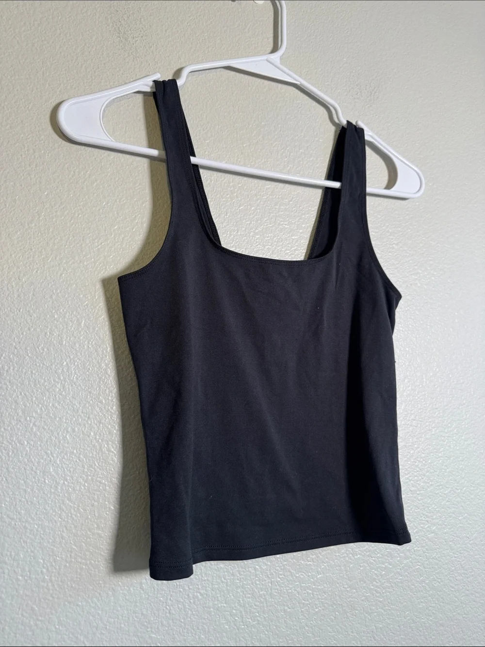 ALO Yoga Softsculpt Precision Tank in Black - S